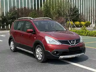 Nissan Livina 2015