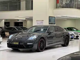 Porsche Panamera 2022