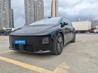 Li Auto Li i8 2025