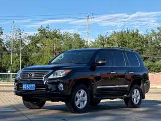 Lexus LX 2013