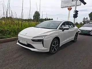 JMCG New Energy Yi 2022