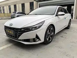 Hyundai Elantra 2022