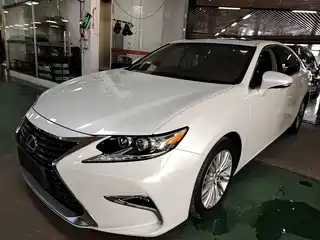 Lexus ES 2016