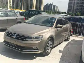 Volkswagen Sagitar 2016