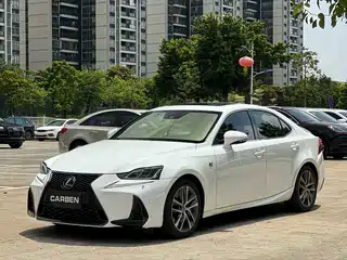 Lexus Lexus IS 2017
