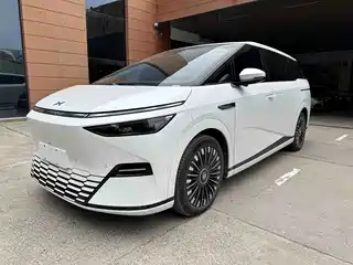 XPeng X9 2025