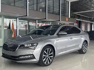 Škoda Superb 2023