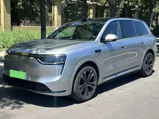 AITO Wenjie M8 2025