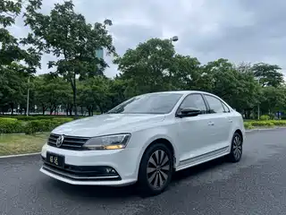 Volkswagen Sagitar 2017