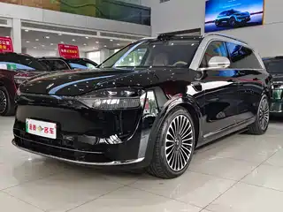 AITO Wenjie M9 2025