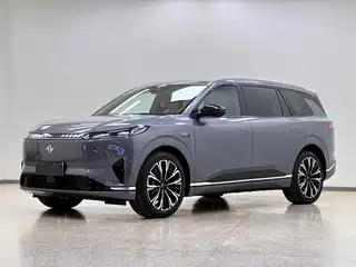 Dongfeng Yipai eπ008 2025
