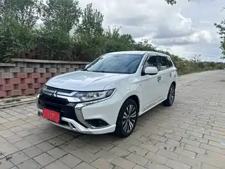 Mitsubishi Outlander 2022