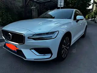 Volvo S60 2022