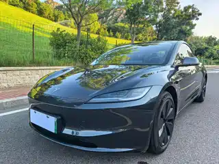 Tesla Model 3 2024