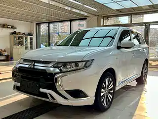 Mitsubishi Outlander 2022