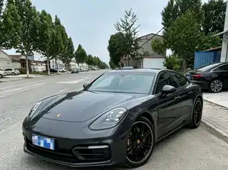 Porsche Panamera 2022