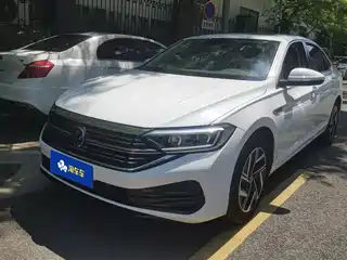 Volkswagen Sagitar 2022