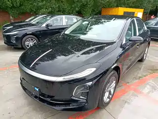 Hongqi E-QM5 2026