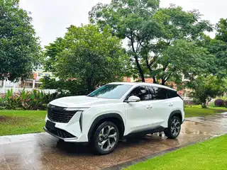Geely Boyue L 2022