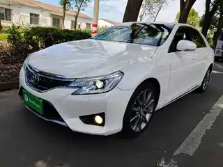 Toyota Reiz 2014