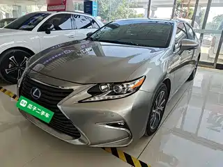Lexus ES 2018
