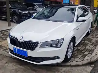 Škoda Superb 2015