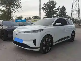 Dongfeng Yipai eπ008 2025