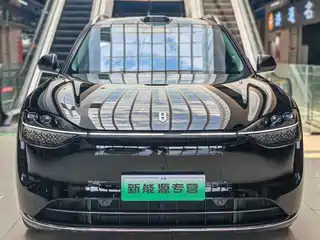 AITO Wenjie M9 2025
