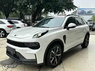 Lynk & Co 01 EM-P 2021