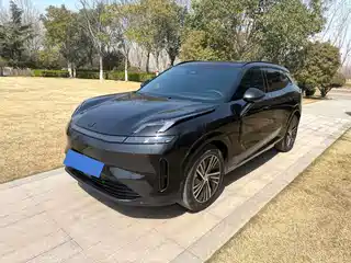 Lynk & Co 08 EM-P 2023