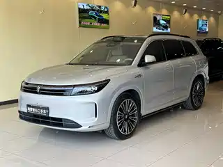 AITO Wenjie M7 2025