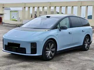 Li Auto Li i8 2025