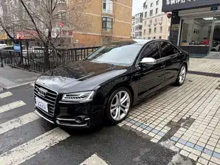 Audi Audi S8 2011