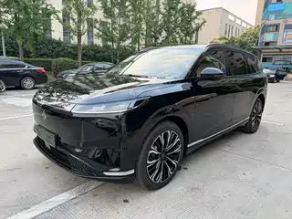 Dongfeng Yipai eπ008 2025