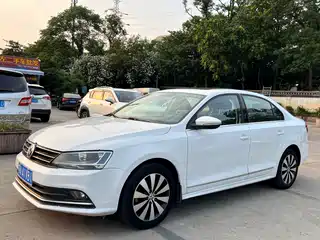 Volkswagen Sagitar 2016