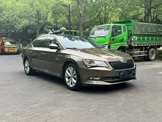 Škoda Superb 2015