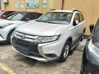 Mitsubishi Outlander 2016