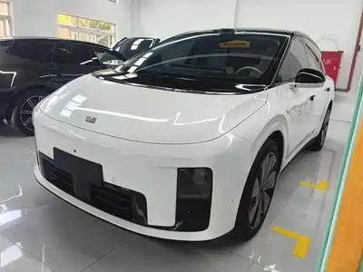 Li Auto Li i8 2025