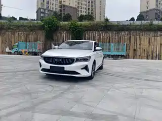 Geely Emgrand 2021