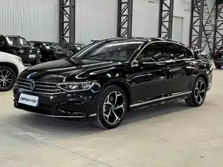 Volkswagen Magotan 2025