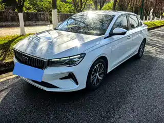 Geely Emgrand 2022