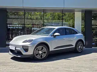 Porsche Macan EV 2025