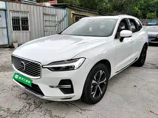 Volvo XC60 2025