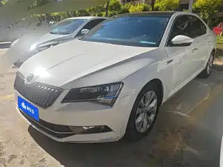Škoda Superb 2015