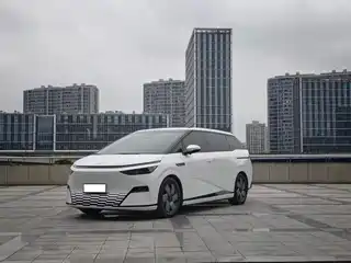 XPeng X9 2024