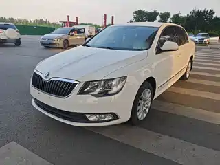 Škoda Superb 2015