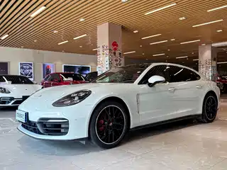 Porsche Panamera 2021
