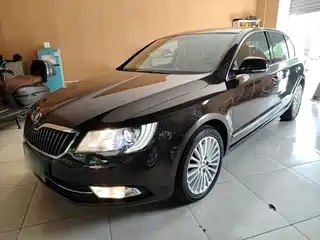 Škoda Superb 2013