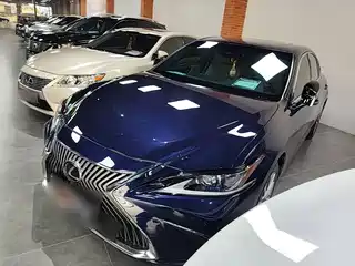 Lexus ES 2021