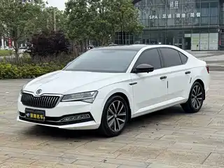 Škoda Superb 2023